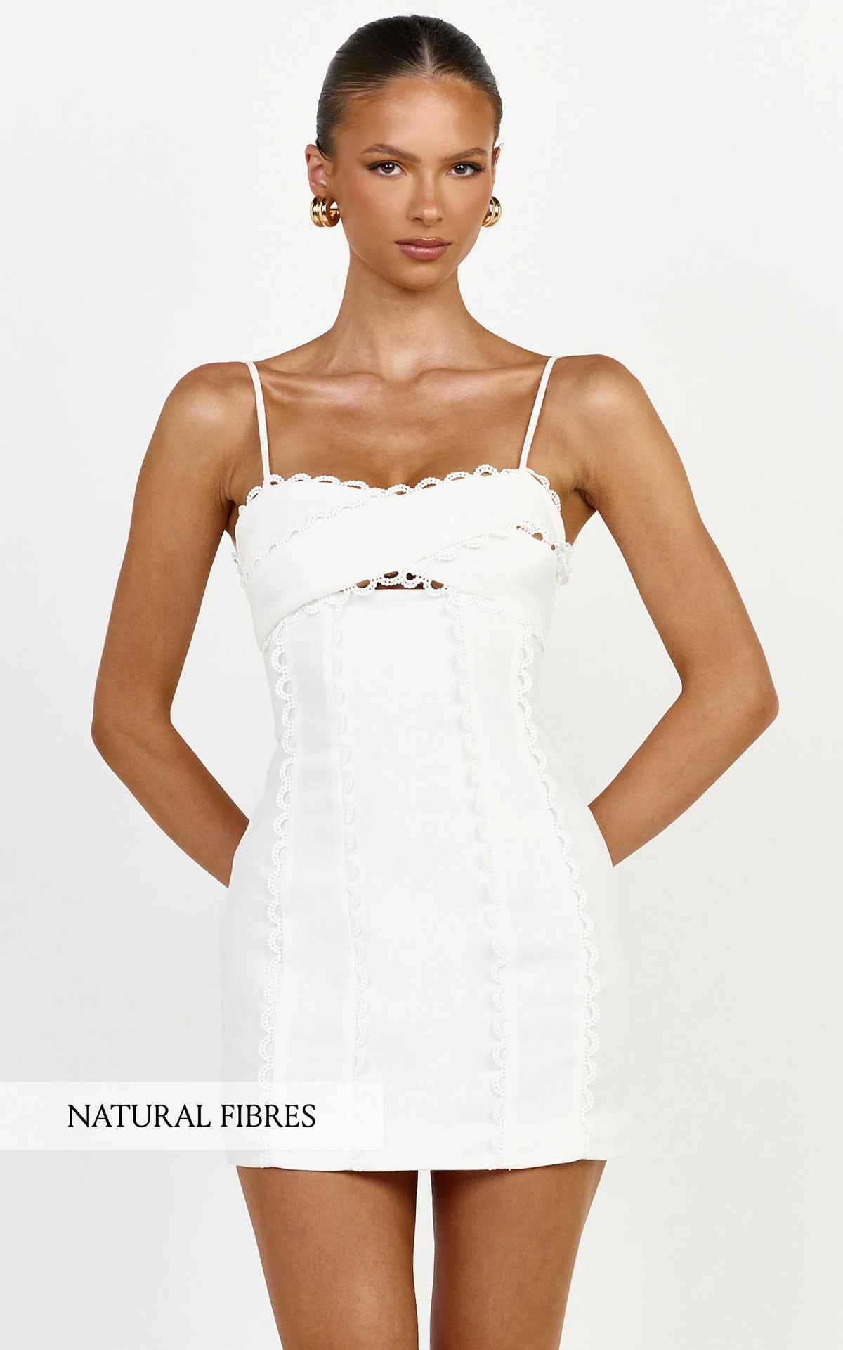 Gigi Mini Linen Blend Dress - Sweetheart Tie Back Scallop Detail Dress in Pastel Green